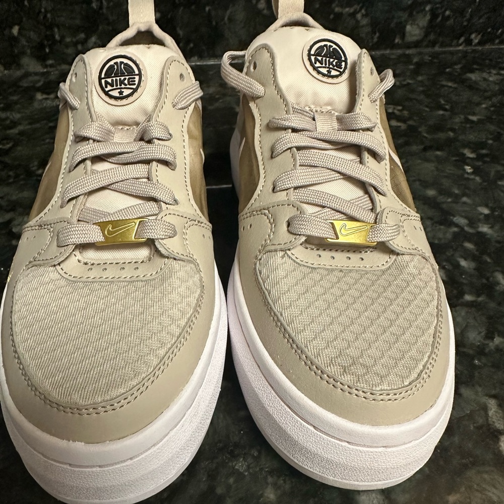 Nike women’s Court Vision Alta Platform sneaker. Size 7